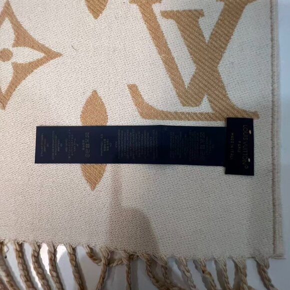 Louis Vuitton Reversible Scarf - Picture 4 of 6